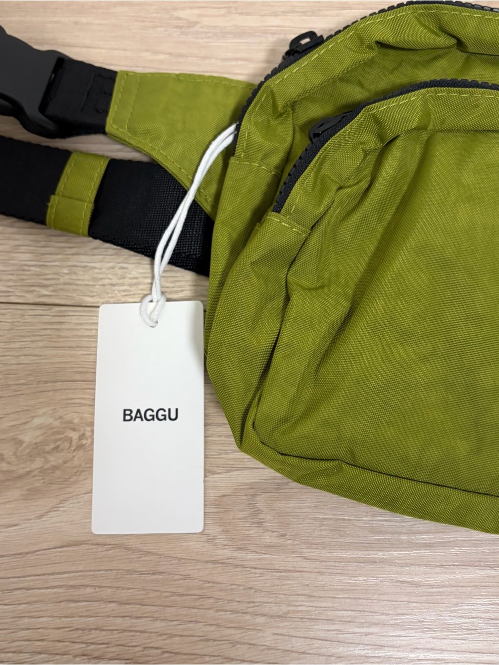 BAGGU Avocado Fanny Pack - Picture 2 of 5